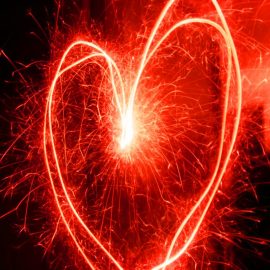 fuochi artificio scenografici cuore rosso
